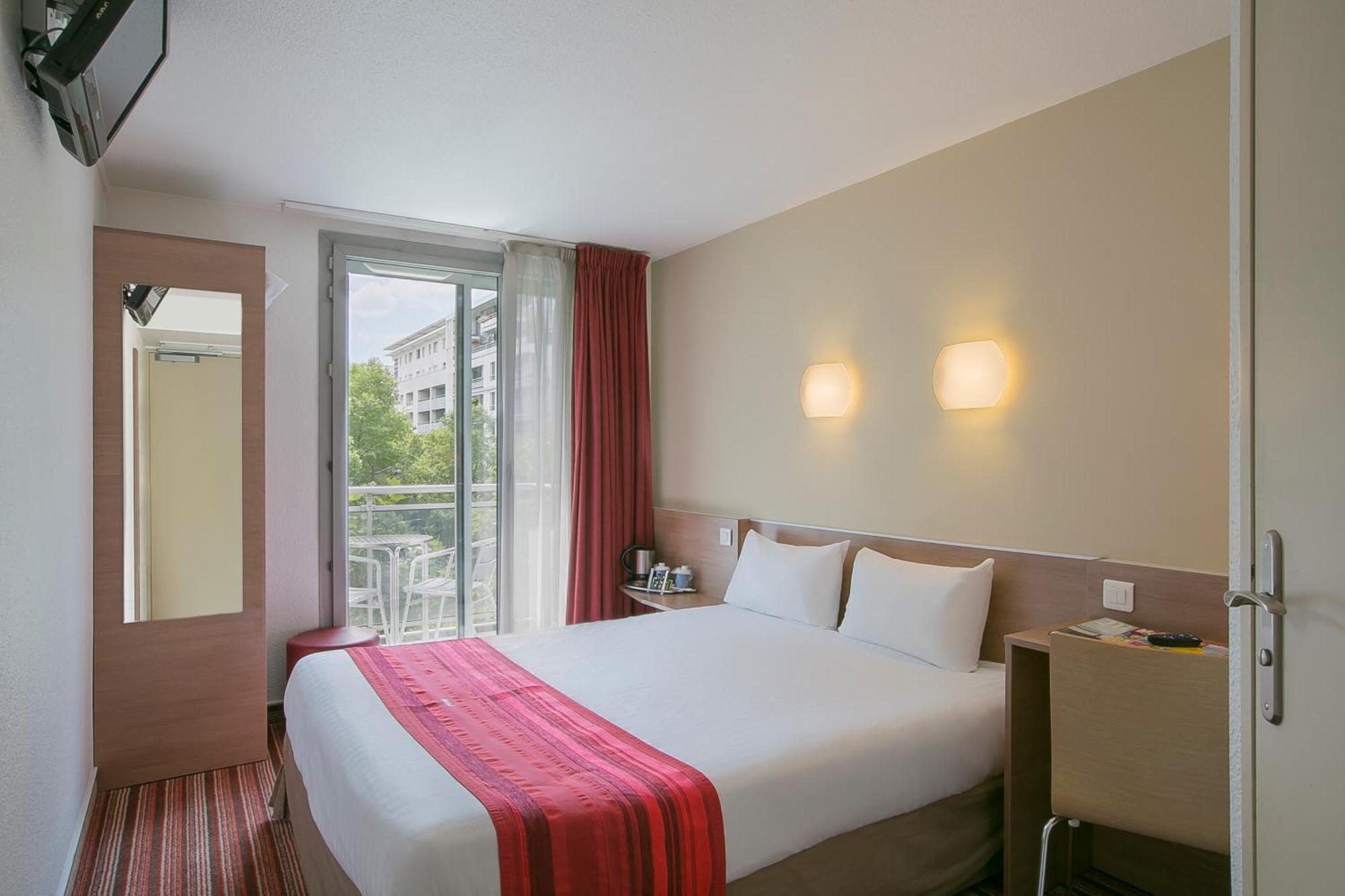 Campanile Paris 12 - Bercy Village Exterior photo
